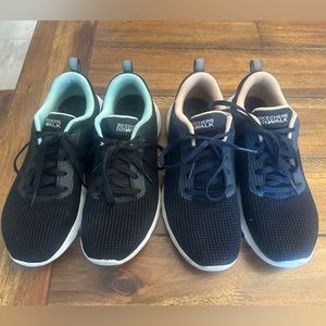 2pair of women’s Skechers .